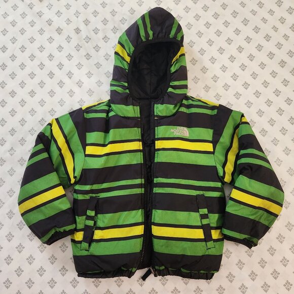 The North Face Reversible Jacket 550 for a Boy Size 5T - Picture 6 of 11